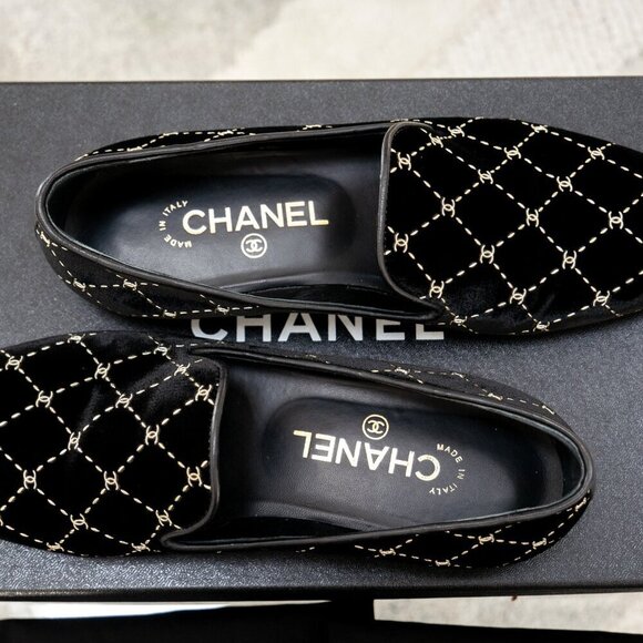 Chanel Black Velvet Diamond CC Patterned Moccasin Loafers | Size 8 | UK 38 - Picture 10 of 16